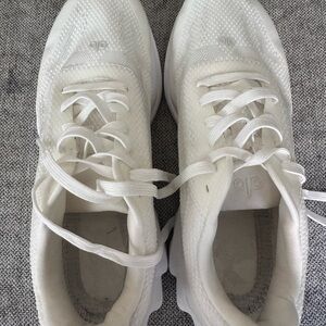 ALO Yoga Women's Cream Sneakers